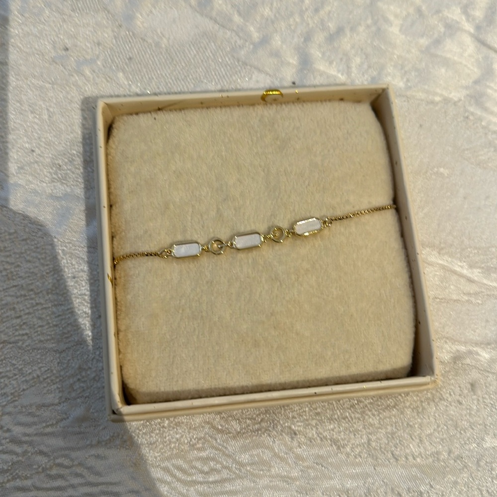Free bracelet just add - Picture 1 of 2